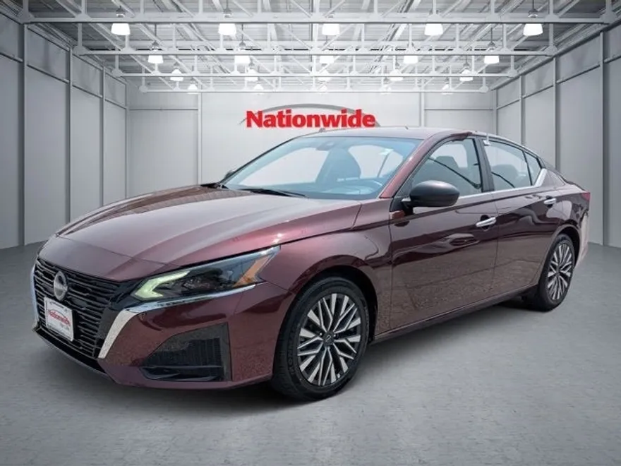 2024 Nissan Altima 2.5 SV photo 1