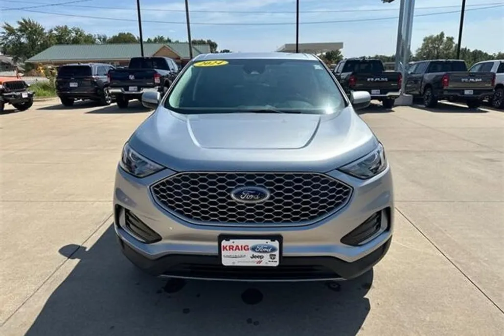 2024 Ford Edge SEL photo 1