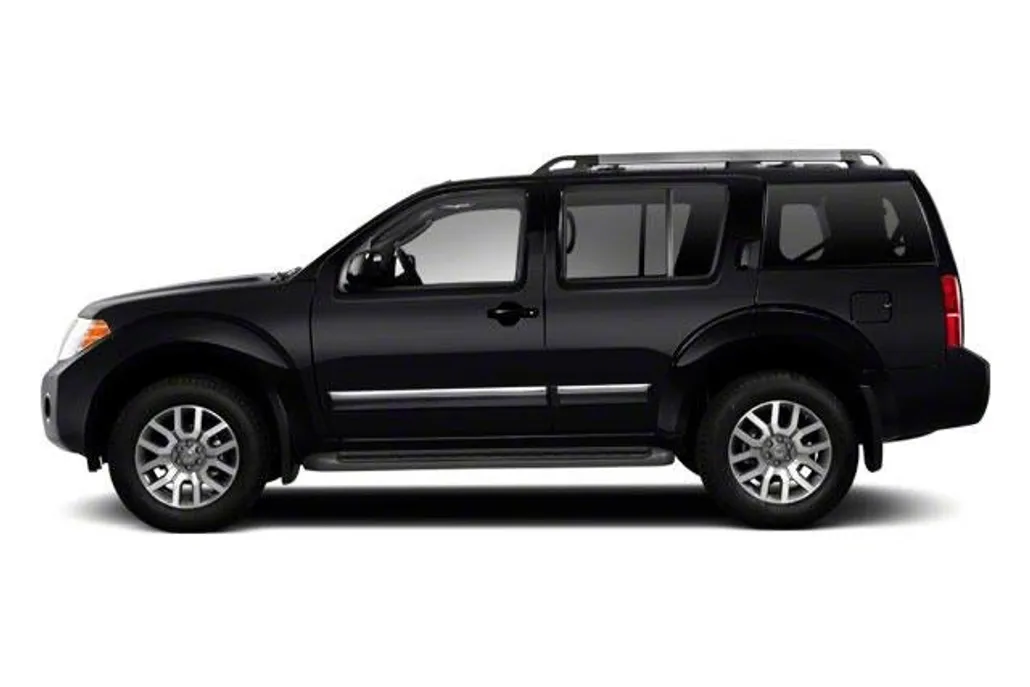 2012 Nissan Pathfinder LE 4x4 photo 1