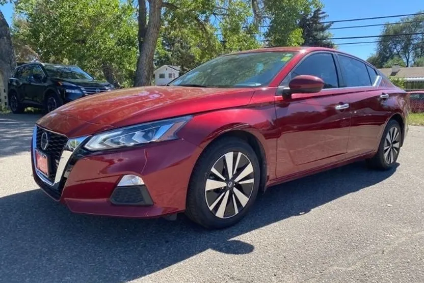 2022 Nissan Altima 2.5 SV photo 1