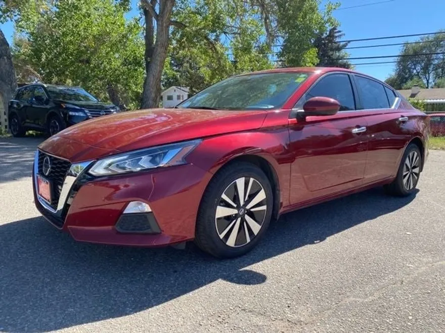 2022 Nissan Altima 2.5 SV photo 1
