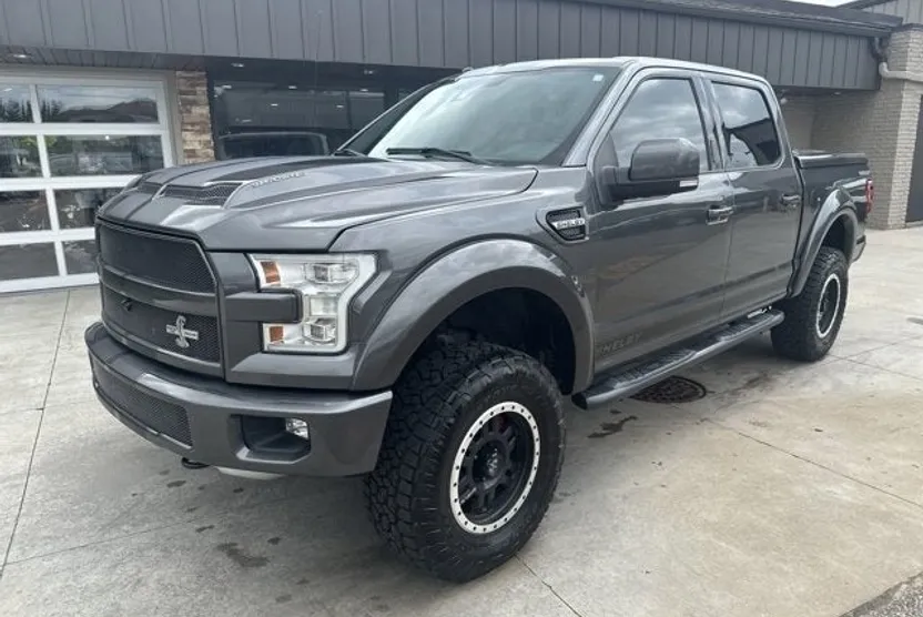 2017 Ford F-150 Lariat photo 1