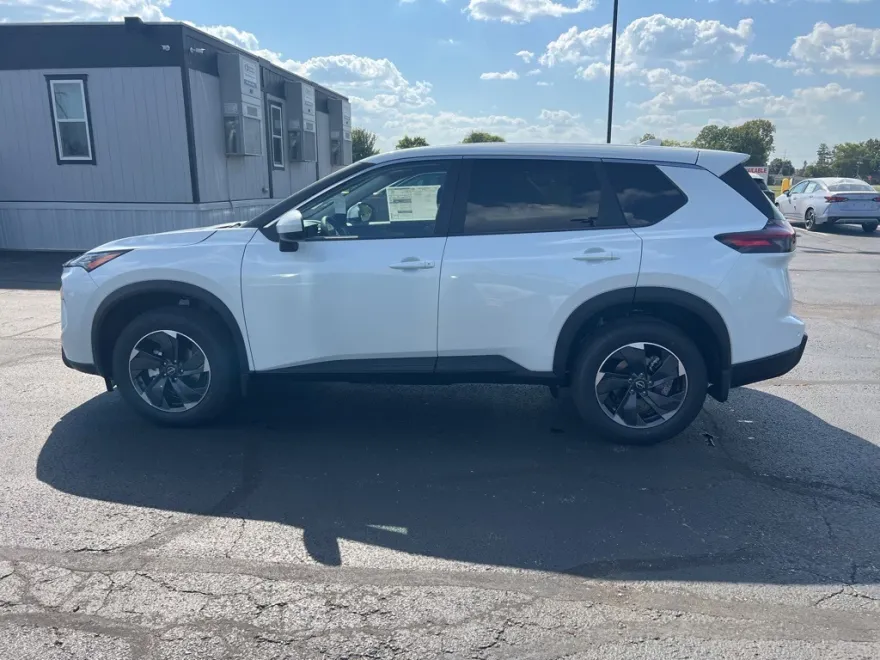 2026 Nissan Rogue SV photo 1