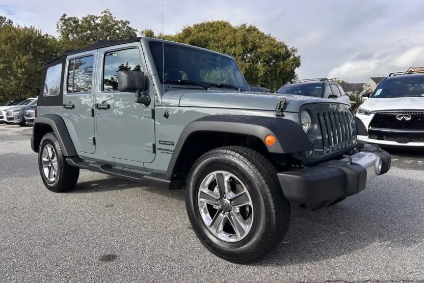2014 Jeep Wrangler Unlimited Sport photo 1
