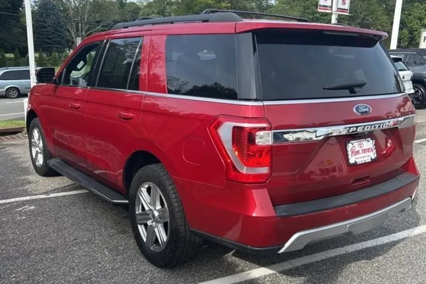 2020 Ford Expedition XLT photo 1