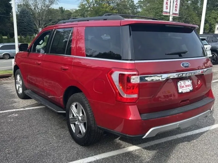 2020 Ford Expedition XLT photo 1