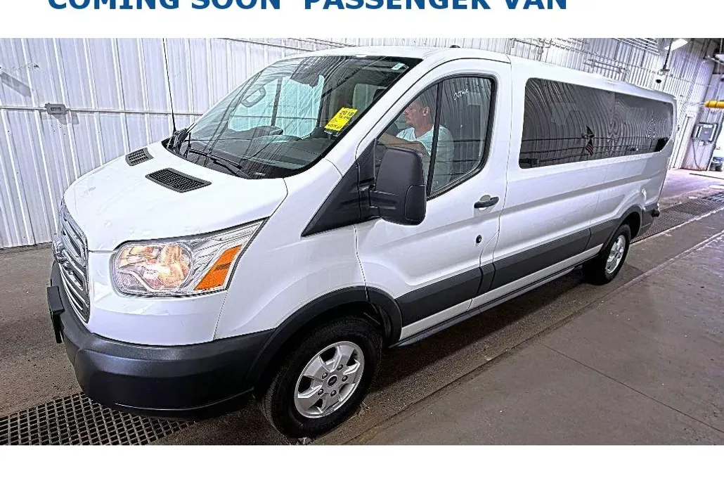 2018 Ford Transit XLT photo 1