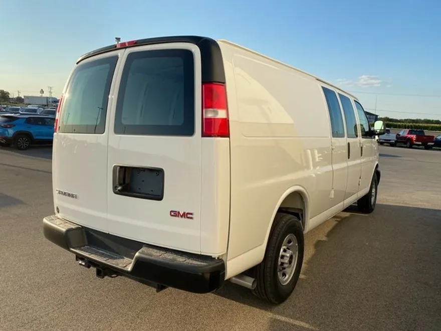 2025 Gmc Savana Cargo 2500 photo 1