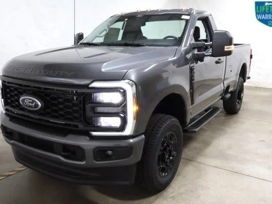 2025 Ford F-350 XL photo 1