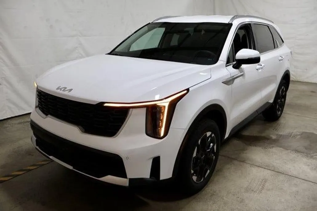 2026 Kia Sorento S photo 1