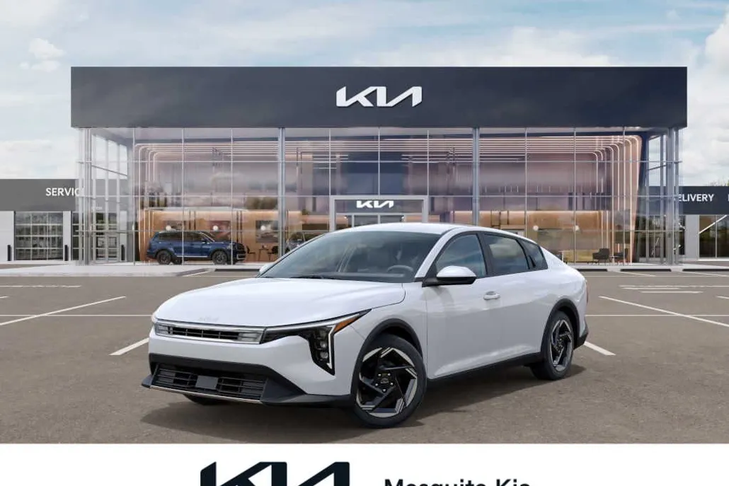 2025 Kia K4 EX photo 1