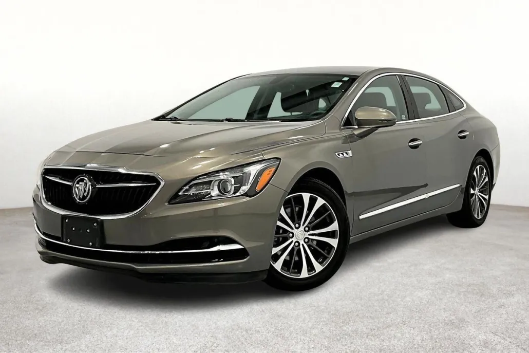 2017 Buick LaCrosse Essence photo 1