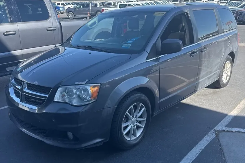 2018 Dodge Grand Caravan SXT photo 1