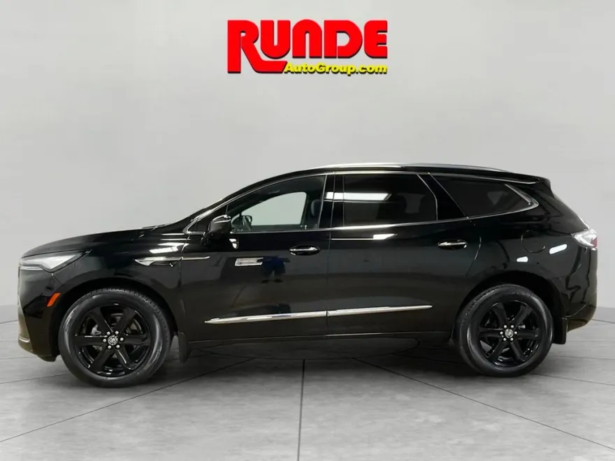 2023 Buick Enclave Essence Sport Touring photo 1