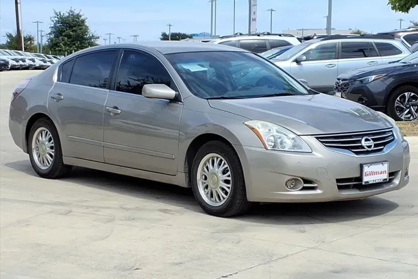 2012 Nissan Altima 2.5 S photo 1