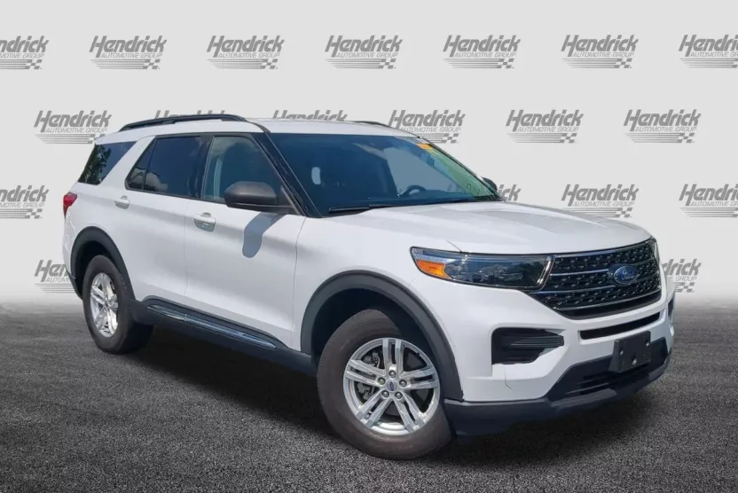 2020 Ford Explorer XLT photo 1