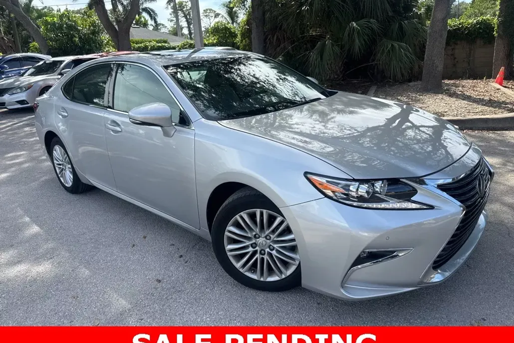 2017 Lexus ES 350 photo 1