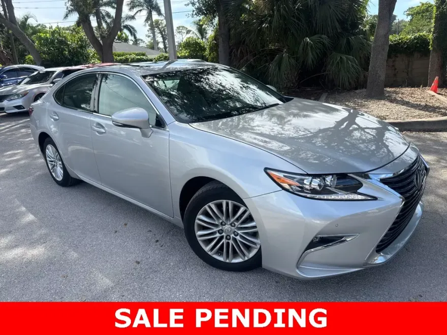 2017 Lexus ES 350 photo 1