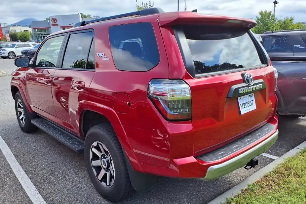 2024 Toyota 4Runner TRD 4WD photo 1