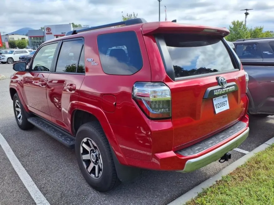2024 Toyota 4Runner TRD 4WD photo 1