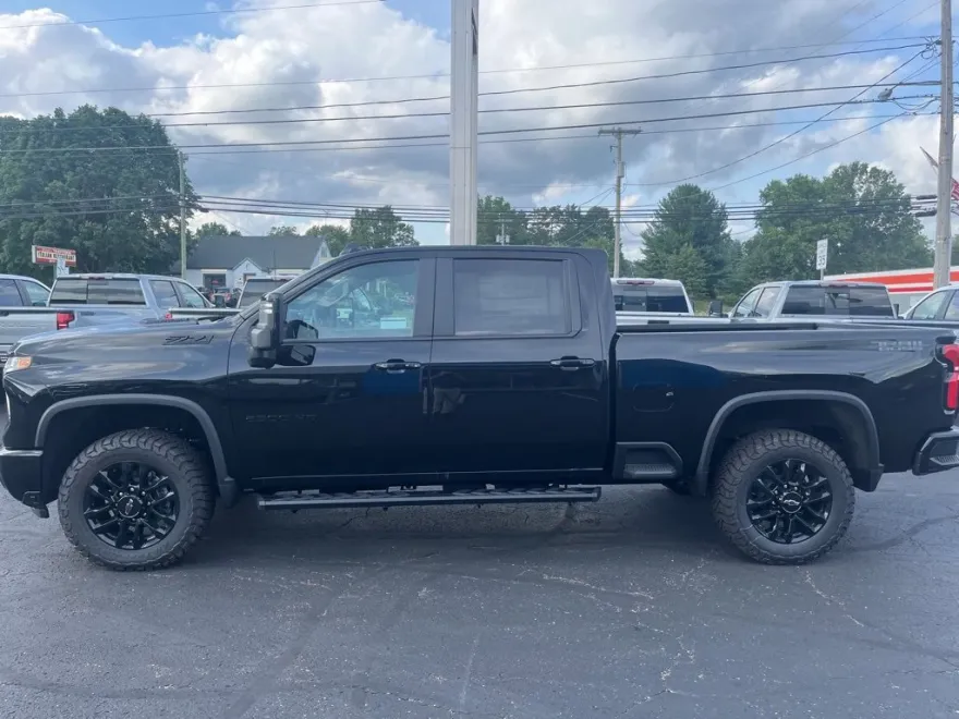 2025 Chevrolet Silverado 2500HD LT photo 1