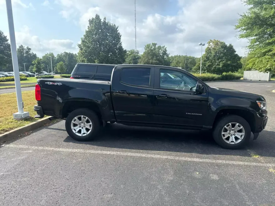 2021 Chevrolet Colorado LT photo 1