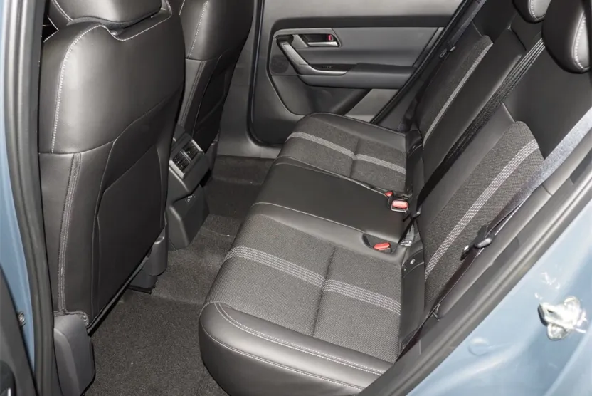 2025 Mazda CX-50 2.5 S Premium photo 1
