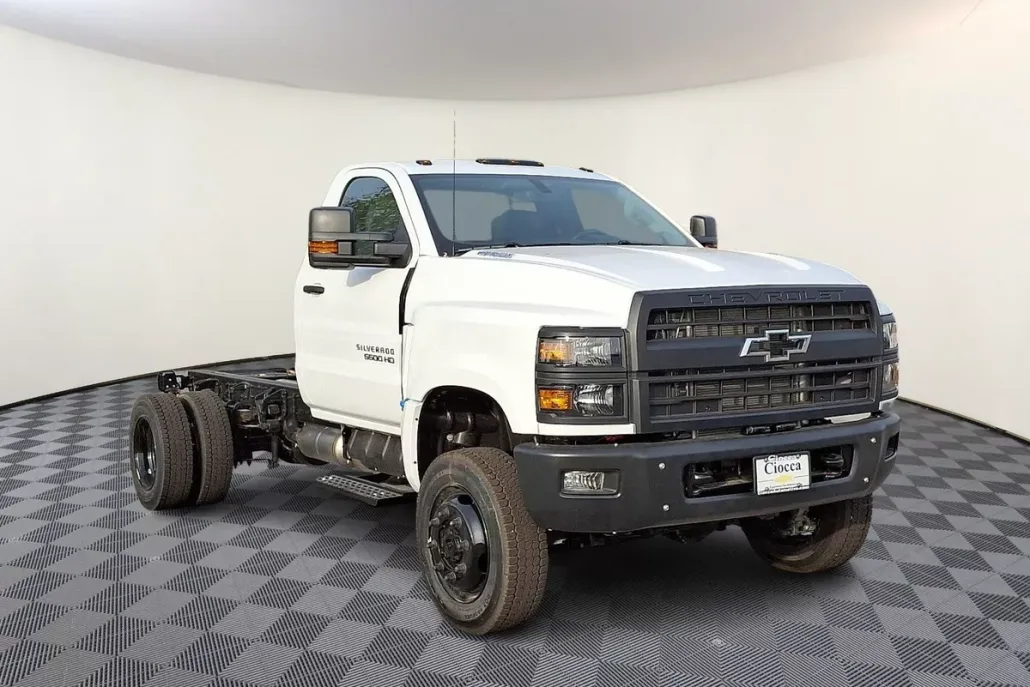 2024 Chevrolet Silverado 5500HD Work Truck photo 1