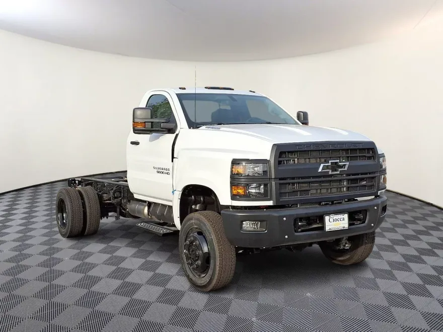 2024 Chevrolet Silverado 5500HD Work Truck photo 1