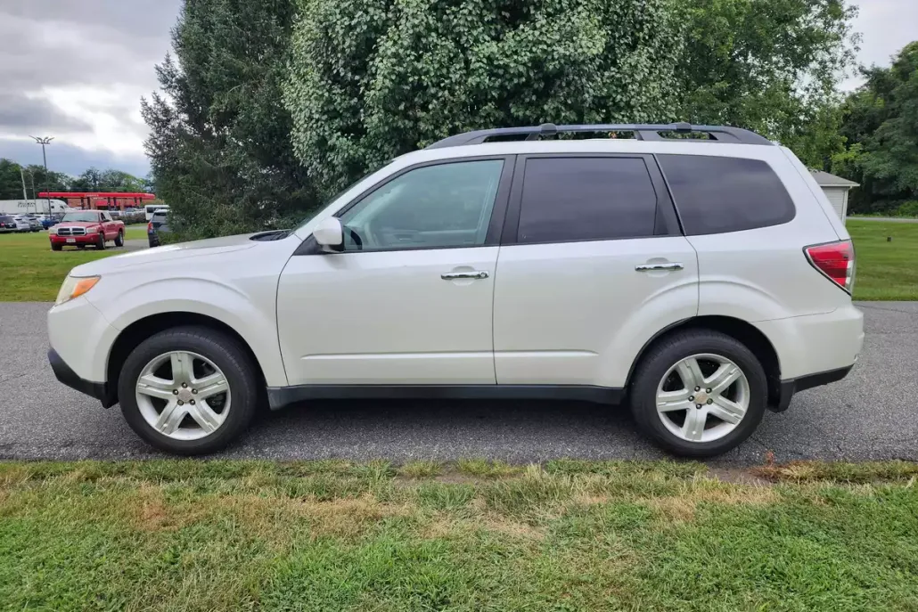 2010 Subaru Forester 2.5X Premium photo 1