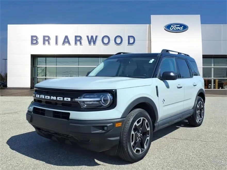 2024 Ford Bronco Sport Outer Banks photo 1