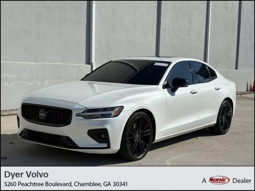 2023 Volvo S60 Plus Black Edition photo 1