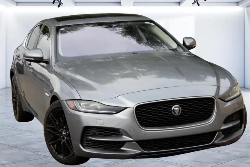 2020 Jaguar XE S photo 1