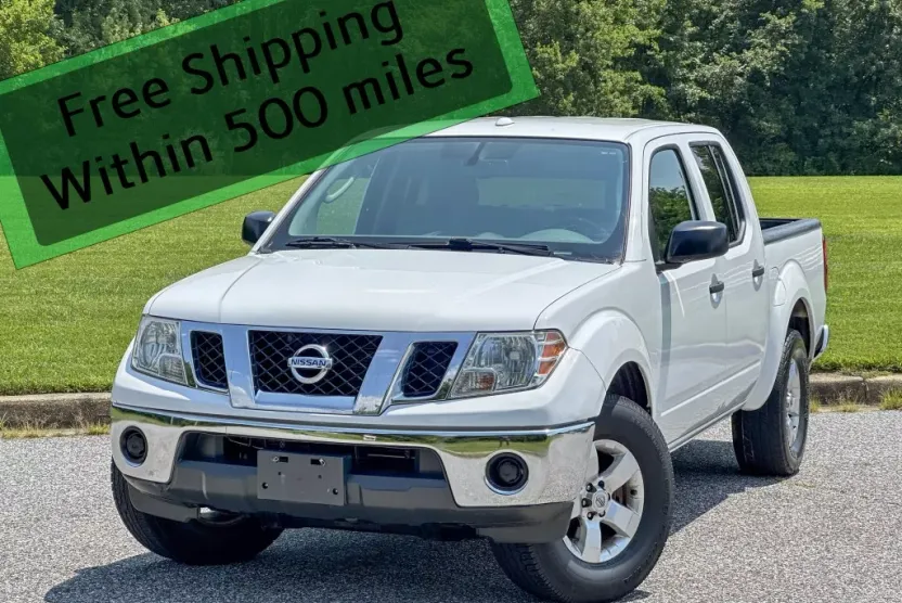 2011 Nissan Frontier SV photo 1