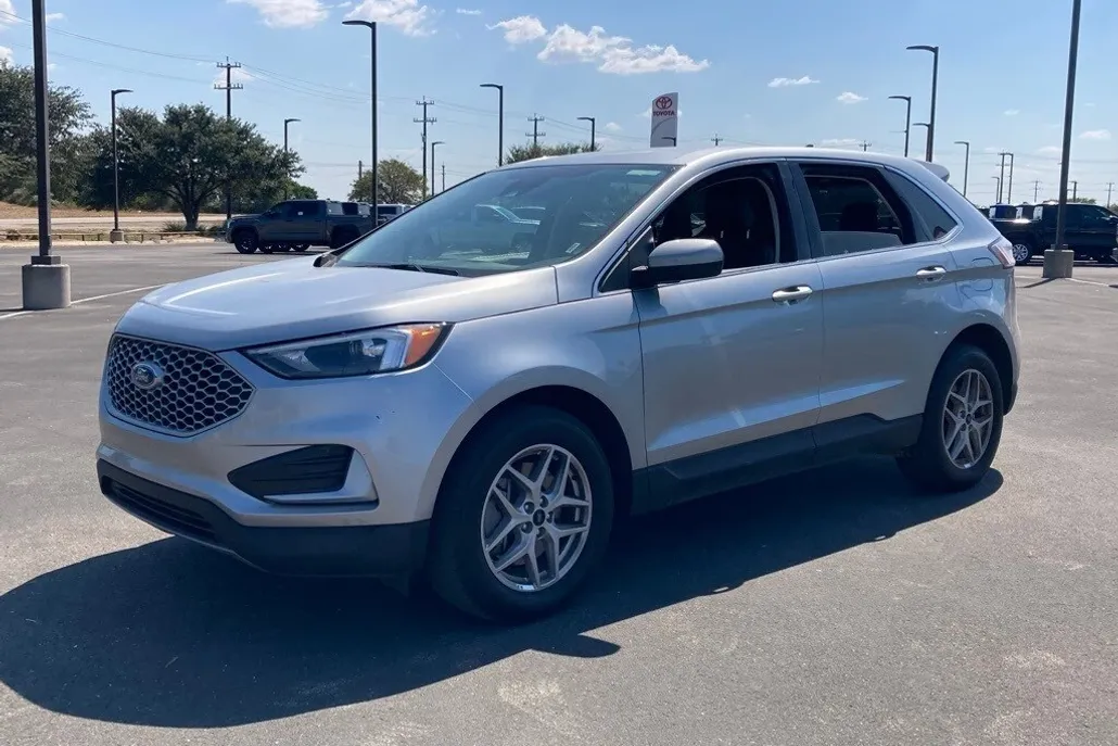 2024 Ford Edge SEL photo 1