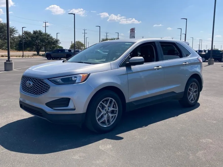 2024 Ford Edge SEL photo 1