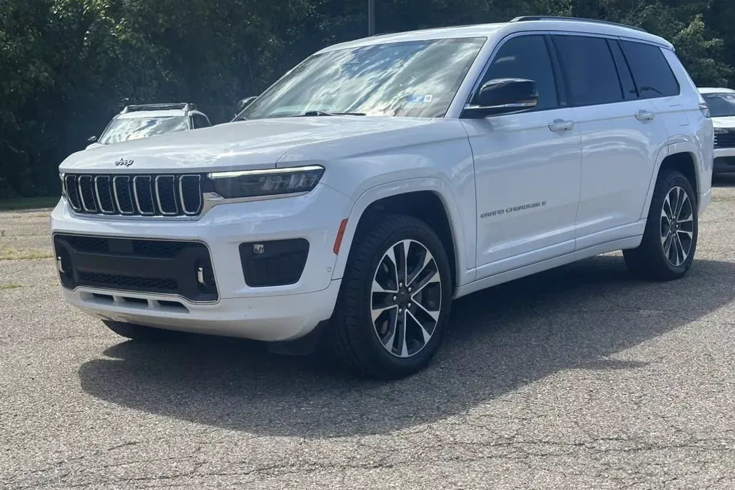 2021 Jeep Grand Cherokee Overland photo 1
