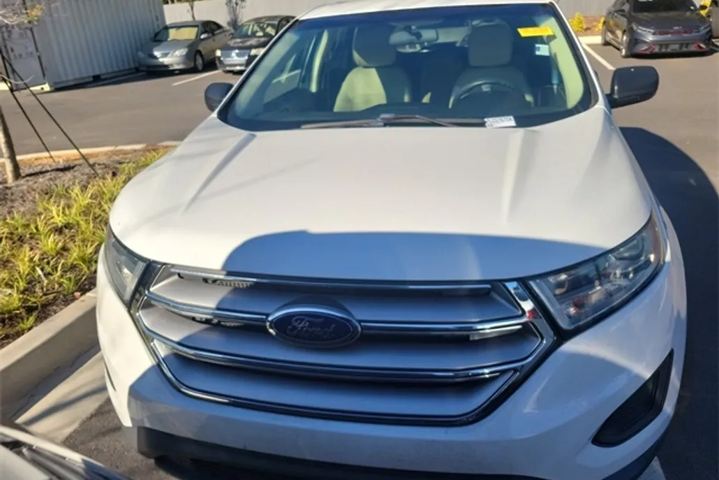 2018 Ford Edge SE photo 1