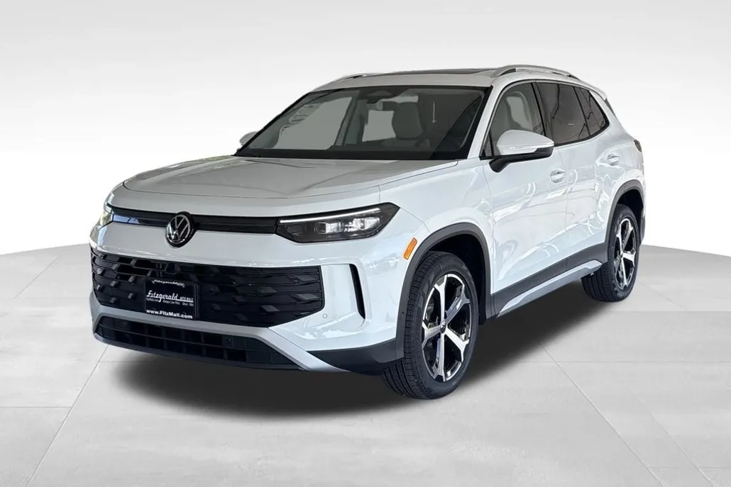 2025 Volkswagen Tiguan SE photo 1