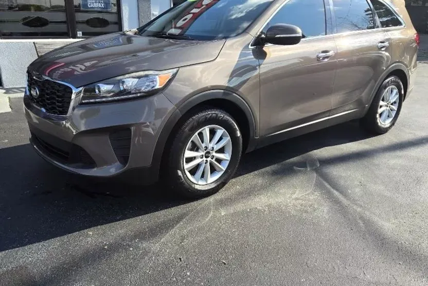 2019 Kia Sorento LX V6 photo 1