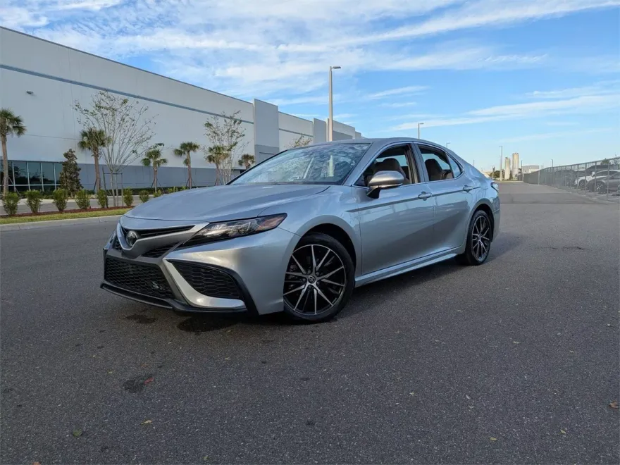 2024 Toyota Camry SE photo 1