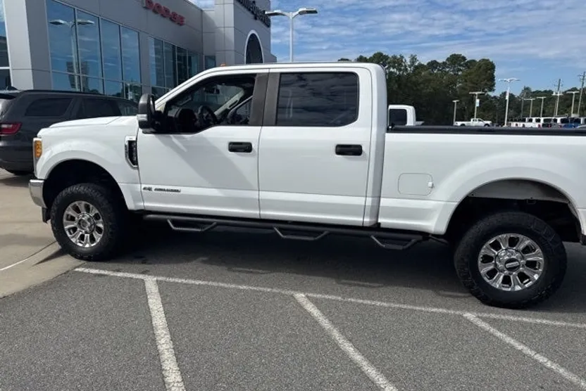 2017 Ford F-350 photo 1