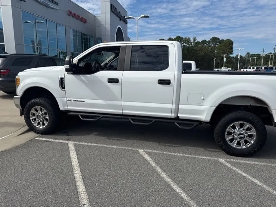2017 Ford F-350 photo 1