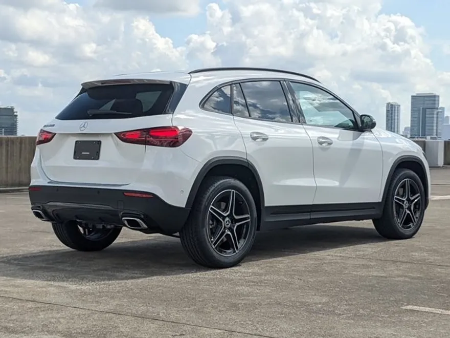 2026 Mercedes Benz GLA 250 photo 1
