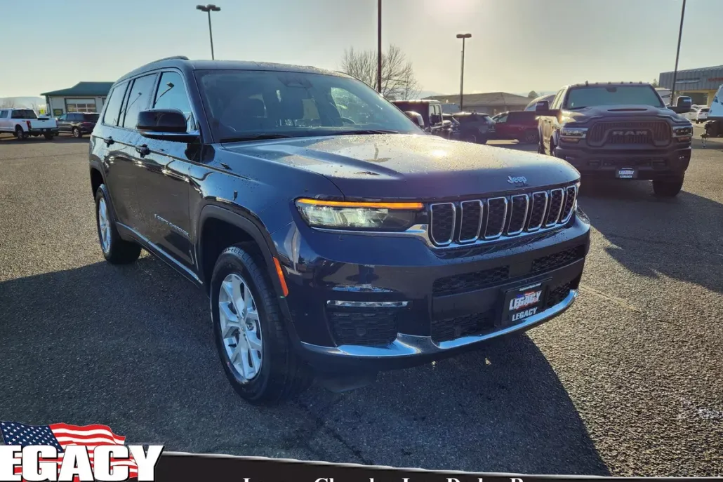 2023 Jeep Grand Cherokee L photo 1