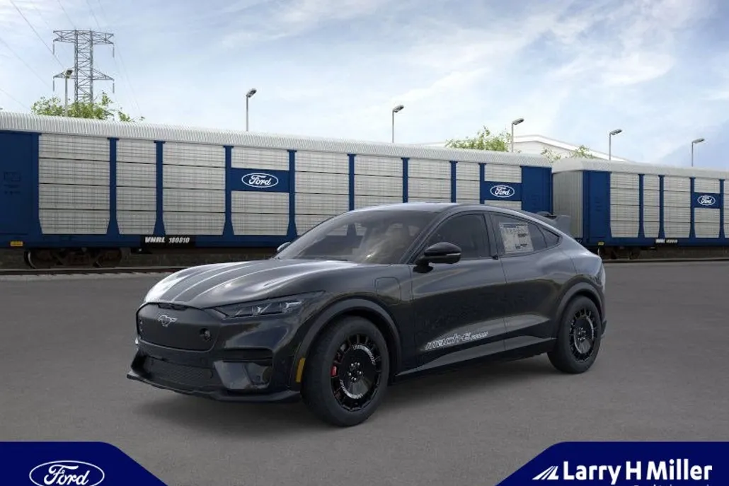 2025 Ford Mustang Mach-E GT photo 1