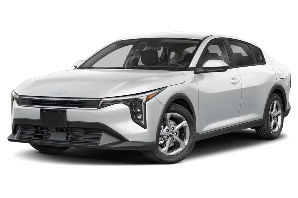 2025 Kia K4 LXS photo 1