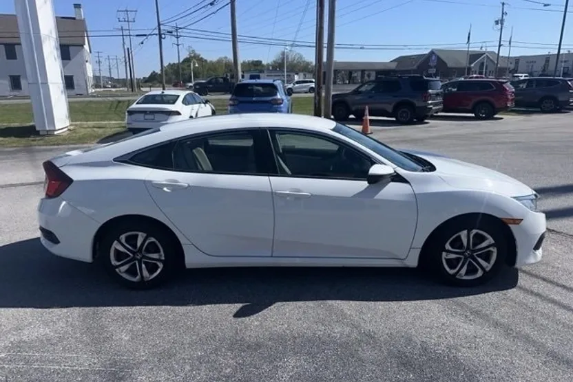 2018 Honda Civic LX photo 1