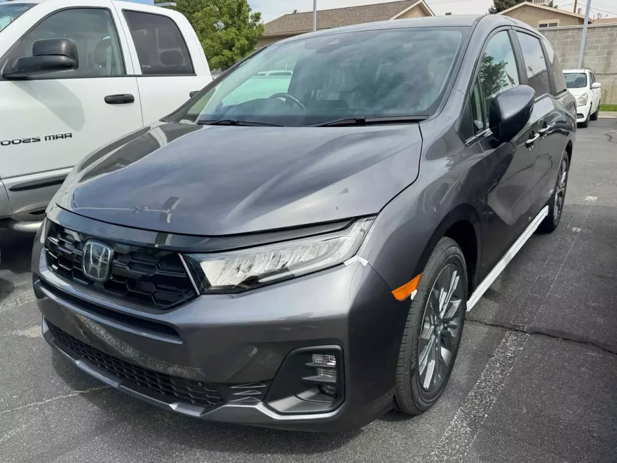 2026 Honda Odyssey Touring photo 1