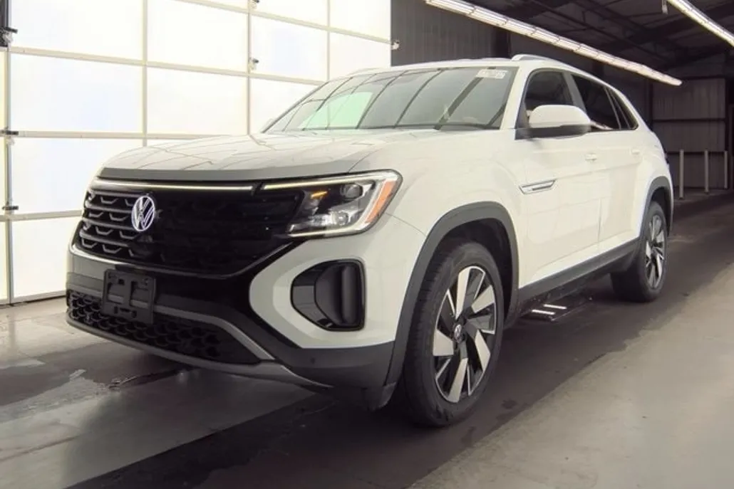 2024 Volkswagen Atlas Cross Sport SE Technology photo 1
